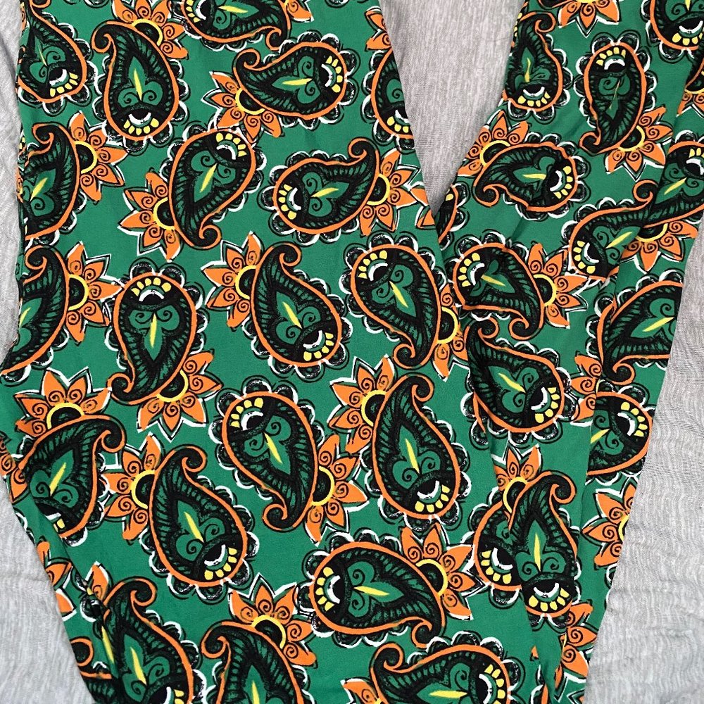 Lularoe TC Leggings - green paisley
